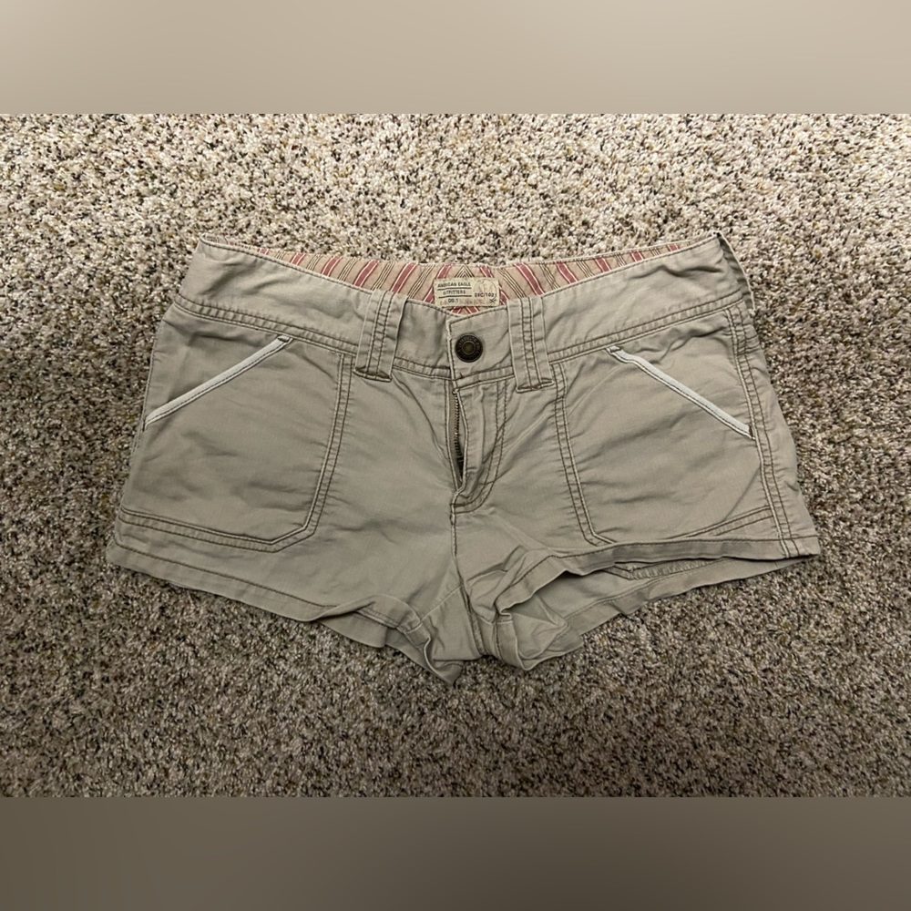 American Eagle Khaki Shorts Size 2